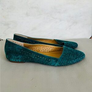 Lucky Brand Perforated Ballet Flats Closed Toe Shoe Slip-On Suede Almond Toe 8.5